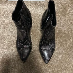 Black and grey print booties